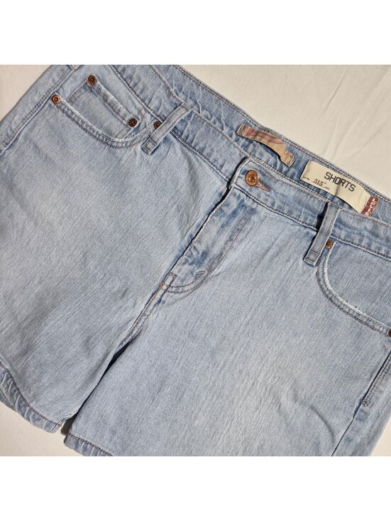 Levi's Pants - Levi's 515 Light Wash Denim Shorts Size 16 2005 date